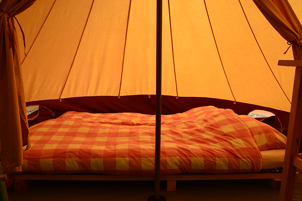 tent tweepersoons bed1